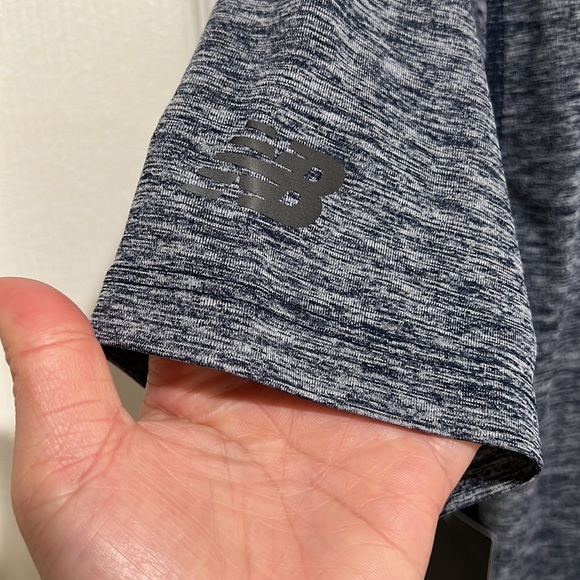 NWT new balance short sleeve - Picture 5 of 6